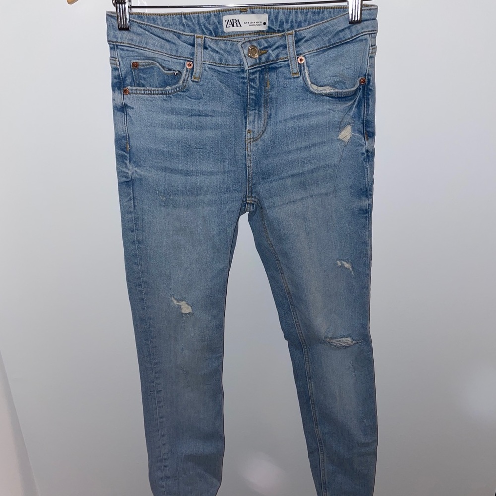 zara distressed light wash skinny jeans